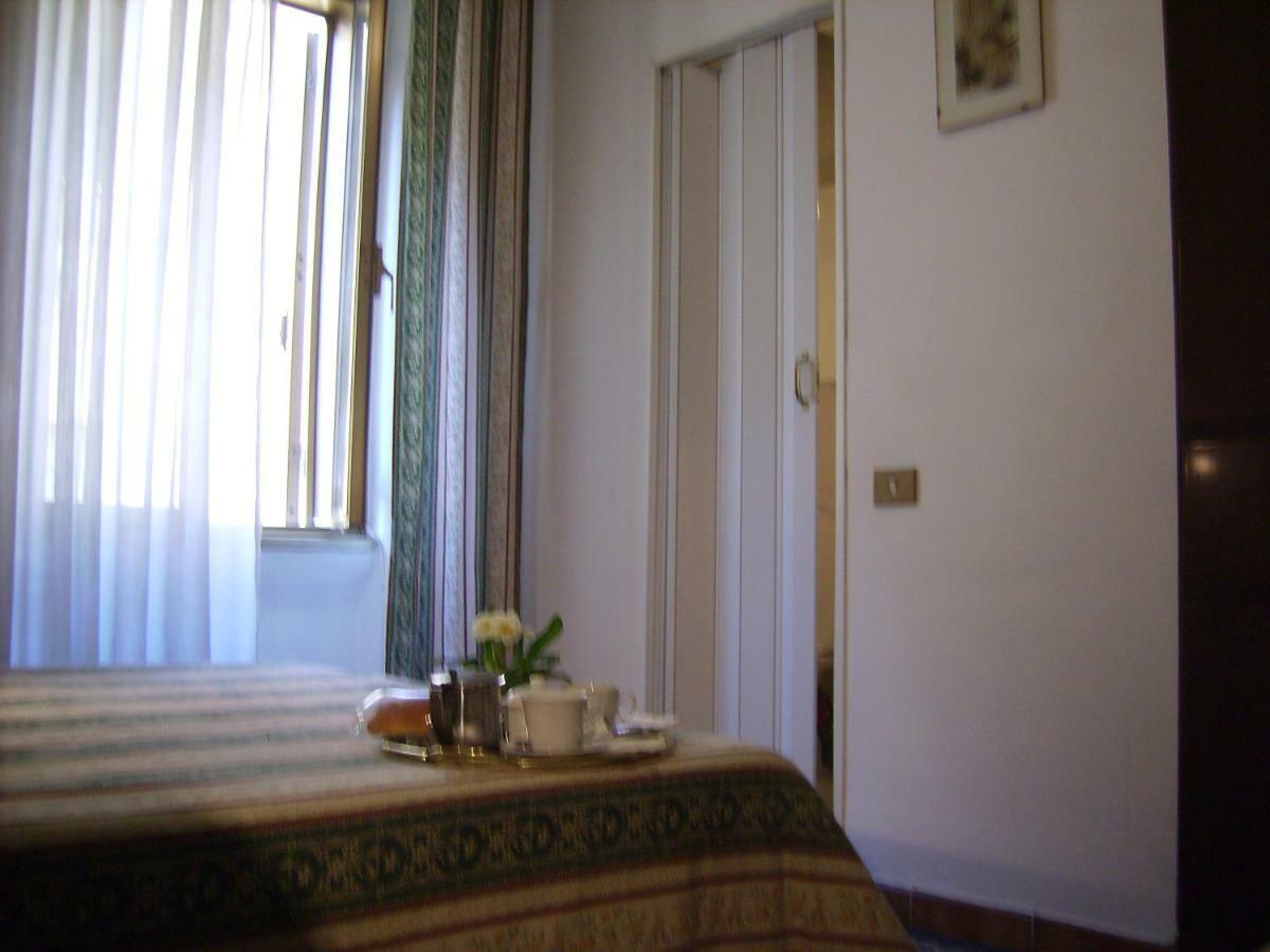 B&B Vaticanrooms Рим Экстерьер фото